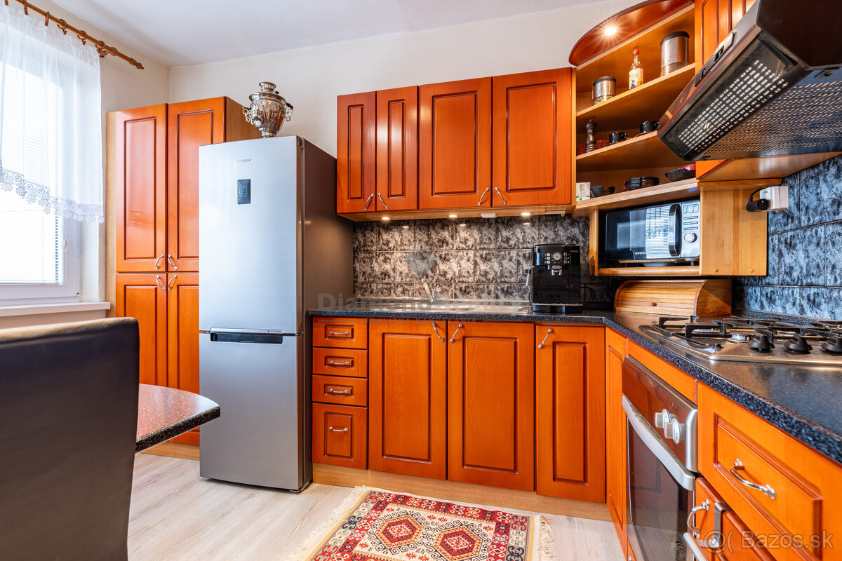 NA PREDAJ 4 IZBOVÝ BYT (79m2 + LOGGIA) S VÝNIMOČNÝM DIZAJNOM - 11