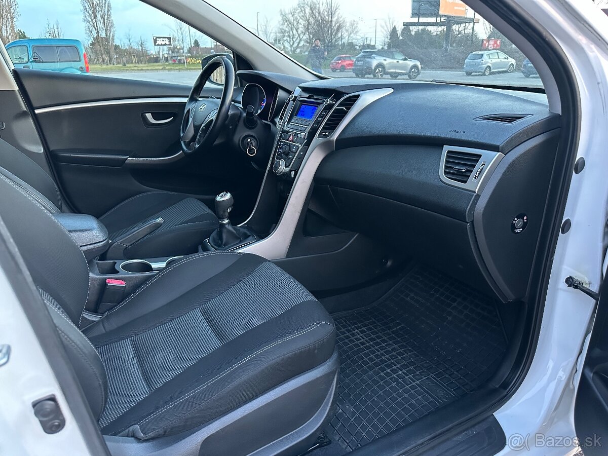 Predám Hyundai i30 1.6 Diesel - 11