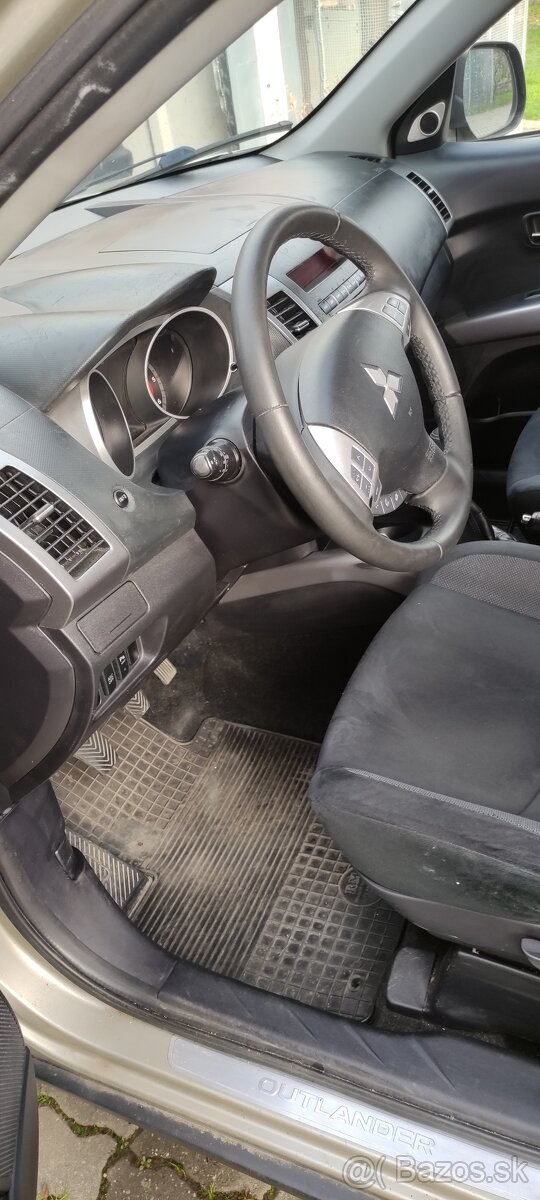 Mitsubishi Outlander 2.0 TDI 103 kw - 11