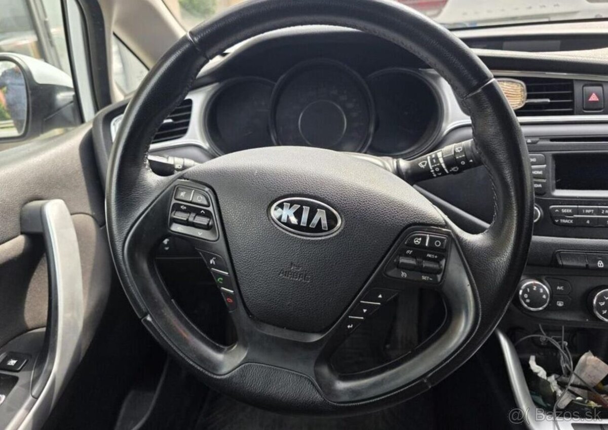 Kia Cee´d 1.6-PĚKNÝ STAV-SERVIS HISTORIE - 11