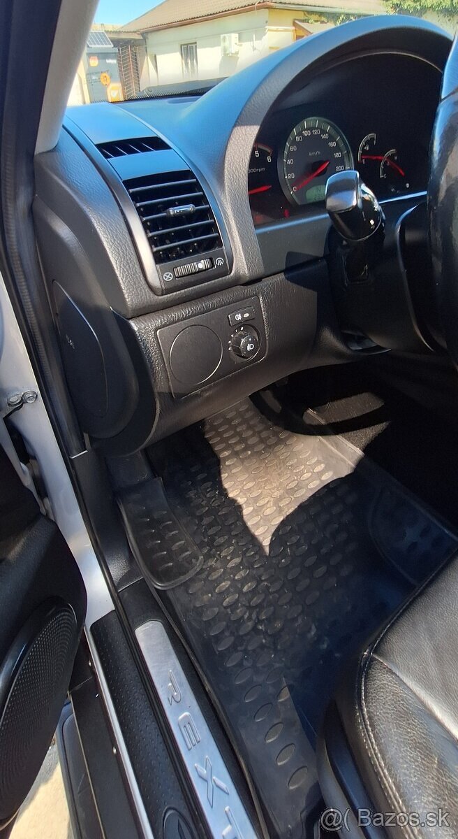 SsangYong Rexton 2.7 D - 11