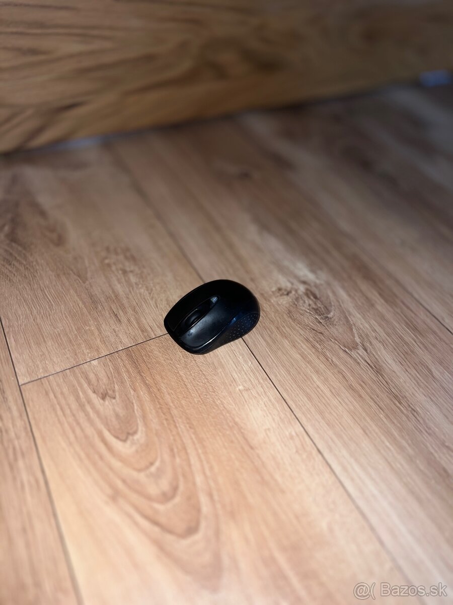 Stolový počítač Dell - 11