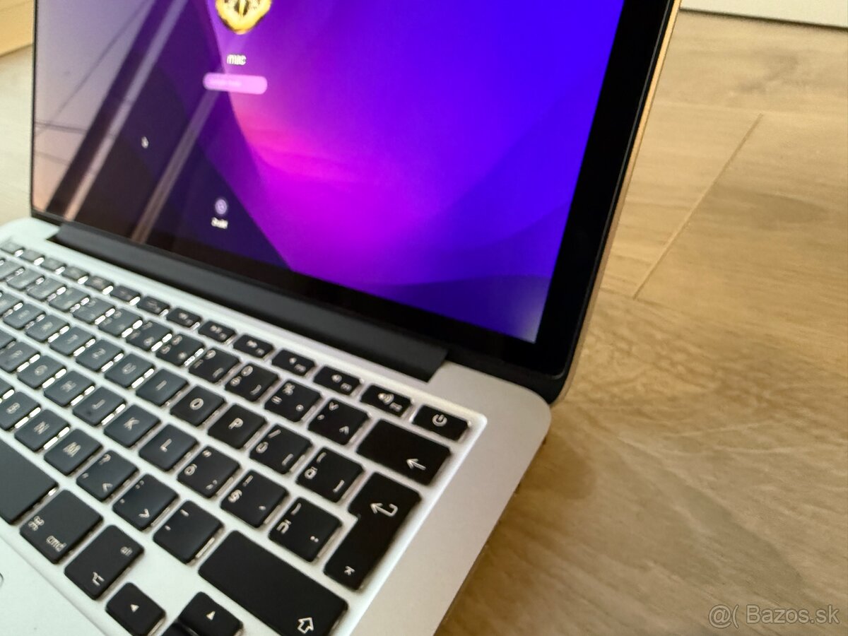 MacBook Pro 13” Retina (Early 2015) – i7 / 16 GB RAM - 11