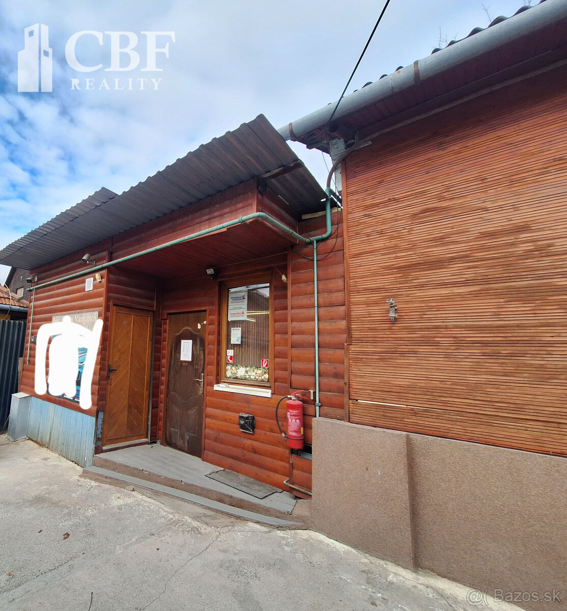 OBJEKT V CENTRE MESTA ROŽŇAVA NA PREDAJ - 11
