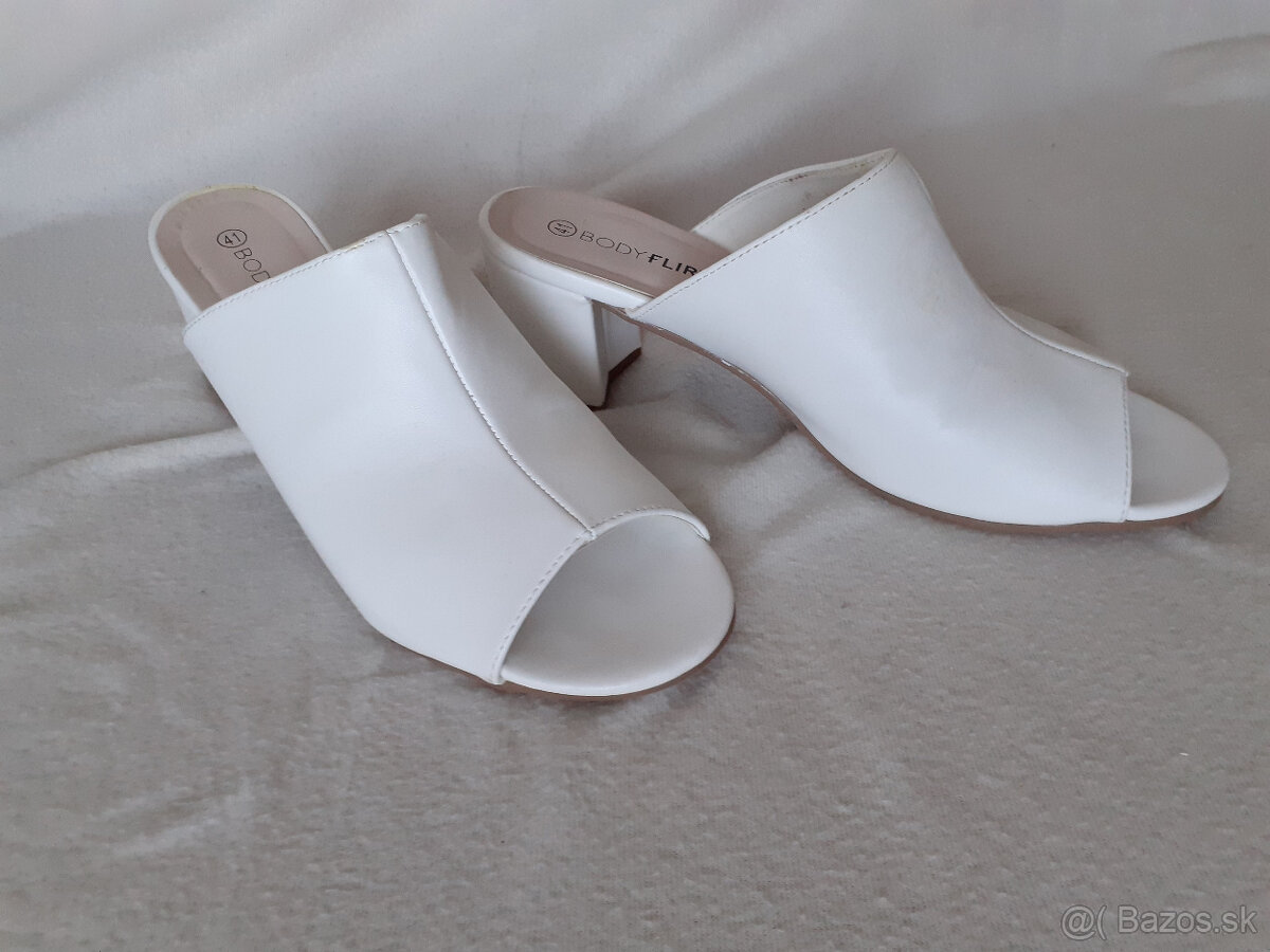 Dámske nové biele vsuvky Body Flirt č.41 - 11