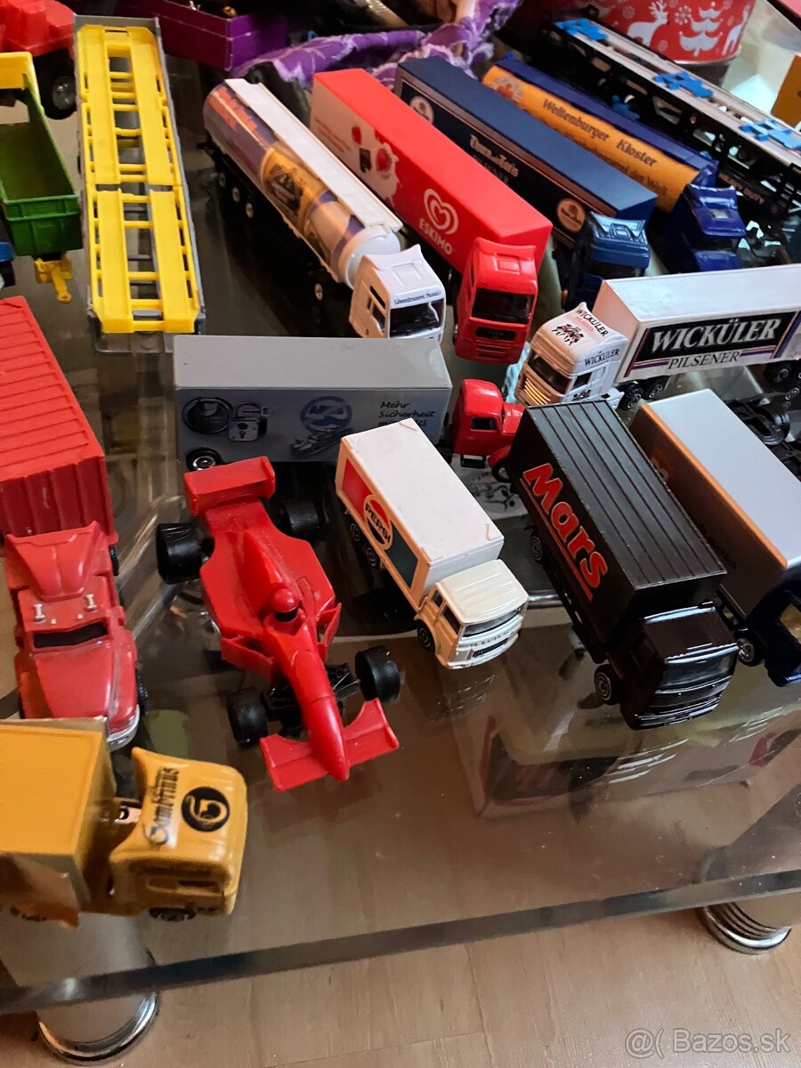 Predám zberateľské kamióny a autíčka - 11