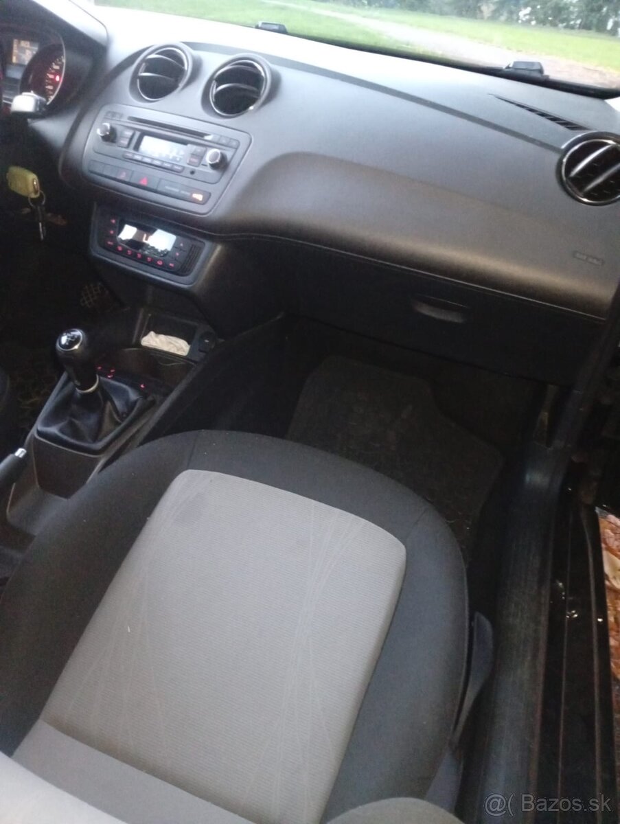 Predám Seat Ibiza combi 1.6 TDi - 11