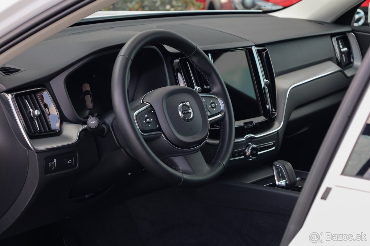Volvo XC60 2.0 B4 mHEV Momentum A/T - 11