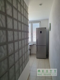 Prenájom 2i byt, Námestie Matice Slovenskej, kompletne zaria - 11