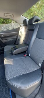 Toyota Corolla sedan executive 2018 - 11