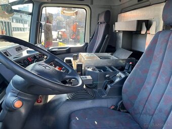 Predáme nosič kontajnerov MB Actros, 6x4 - 11