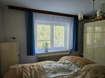 Zachovalý rodinný dom s veľkým pozemkom blízko KNM - 11