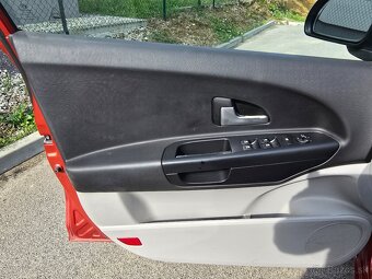Kia Ceed 1.4benzin,95 400km,1.majiteľ,nová stk - 11