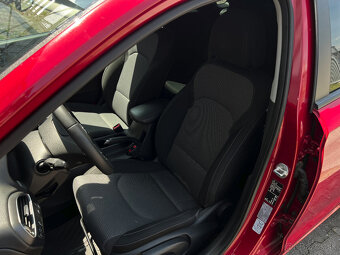 Hyundai i30 1.4i Comfort - 11