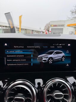 Mercedes benz GLA 220d - 11