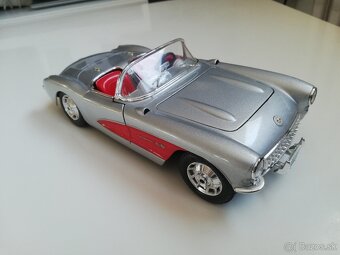 1:18 CHEVROLET Corvette , Bburago - 11