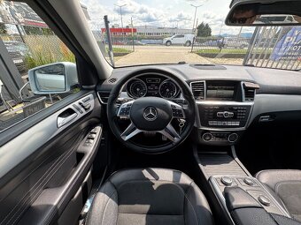 Mercedes-Benz ML500 - 11