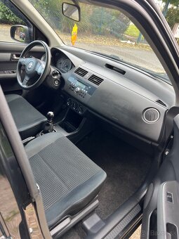 Suzuki Swift 1.3 16V benzín manuál - 11