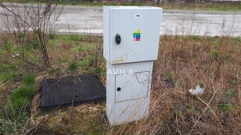 NA PREDAJ: priemyselný pozemok s dvoma budovami - Vlčkovce - 11