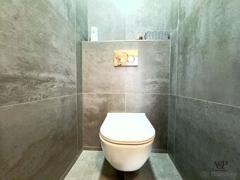 3 IZB. BYT S LOGGIOU, GARÁŽOU A ZÁHRADOU S ALTÁNOM, 68M2, KO - 11