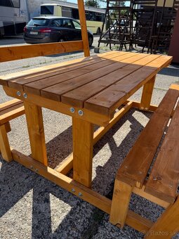 Masívne sedenie kryté, altanok - 11