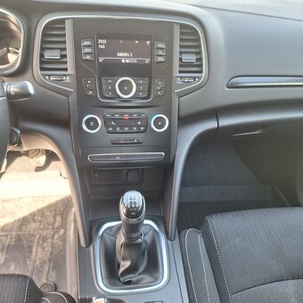 Renault Megane hatchback IV - 11