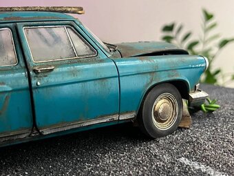 1:18 VOLGA GAZ 21R - Tyrkysová -  IST Models (vrak) - 11
