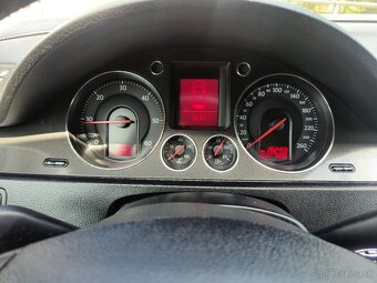 VOLKSWAGEN PASSAT VARIANT 2.0TDI - 11