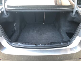 Auto BMW 5 Series 520 F10 - 11