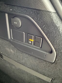 64000km Volkswagen Touareg 3.0 V6 TDI 150kw bez vzduchu - 11