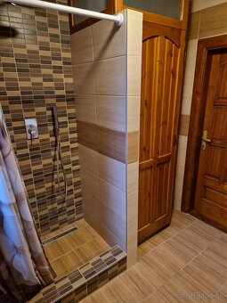 Rodinný dom s podnikateľským potenciálom vo výbornej lokali - 11