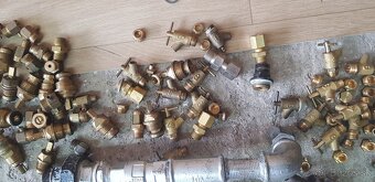 Vodo-inštalatérsky materiál 2 - 11