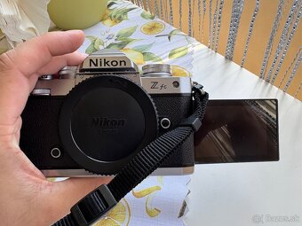 Nikon ZFC - 11