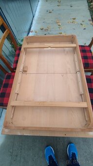 Predám starý stôl 6 x stoličky viď foto cena 100 eur spolu. - 11