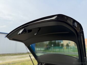 ŠKODA OCTAVIA 2.0 TDI DSG 1.MAJITEĽ - 11