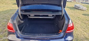 Mercedes Benz E250 - 11