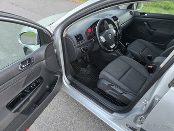 VW Golf 1.6 - 11
