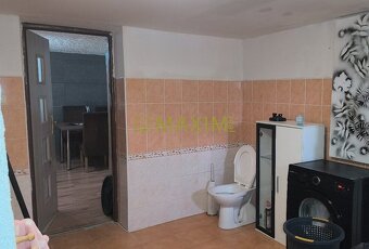 Ponúkam na predaj rodinný dom v obci Ružindol, vhodný na pok - 11