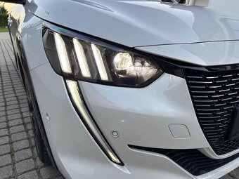 Peugeot 208 GT 1,2 benzín /96 kW AT8 - 11