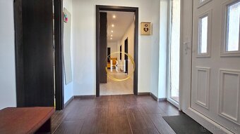 Útulný 3-izbový dom s veľkým pozemkom (910m2) a terasou - 11