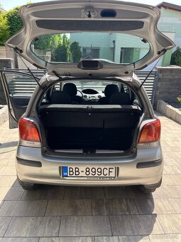 Toyota yaris - 11