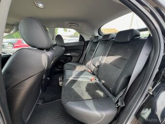 Honda Civic 1.8 V-Tec benzín, 103kW, MT/6, rok:12.2011. - 11
