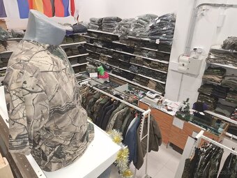 Odstúpim / predám prosperujúcu predajňu army shop v centre m - 11