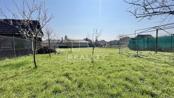 Rodinný dom s pozemkom 1183 m2 v Drahovciach pri Piešťanoch - 11
