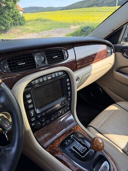Jaguar XJ 2.7 V6 - Facelift 2009 - 11