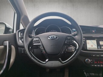 KIA CEED SW 1,6 GDi ZLATÁ EDÍCIA | jazdené - 11