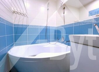 VEĽKÝ RODINNÝ 4-IZBOVÝ BYT , BALKÓN, ZARIADENIE - 11