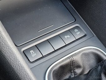 Volkswagen Golf Cabrio 2.0 TDI BlueMotion Technology - 11