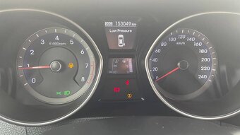 Hyundai i30 1.4i 73kw M6 - 11