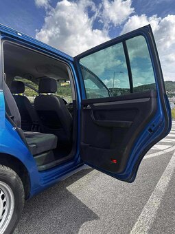 Volkswagen Touran 2,0tdi DSG - 11